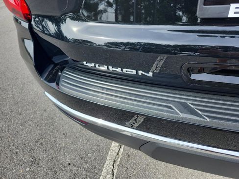 Certified 2024 GMC Yukon XL SLT w/ SLT Premium Package image 4