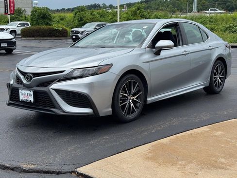 Certified 2023 Toyota Camry SE FWD image 9