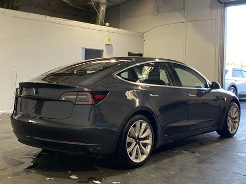 Used 2017 Tesla Model 3 image 4