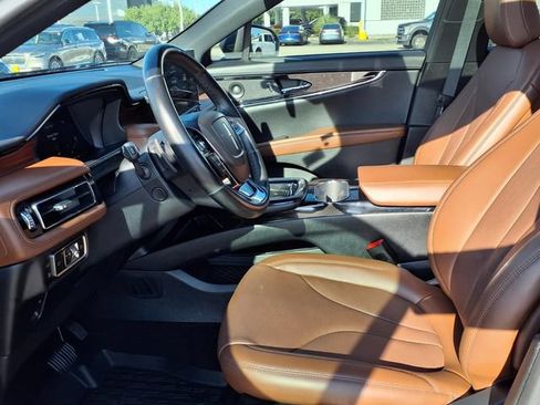 Certified 2023 Lincoln Nautilus Reserve w/ Luxury Package FWD image 4