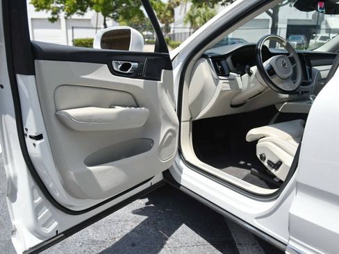 Used 2023 Volvo XC60 B6 Ultimate w/ Protection Package Premier AWD/4WD image 15