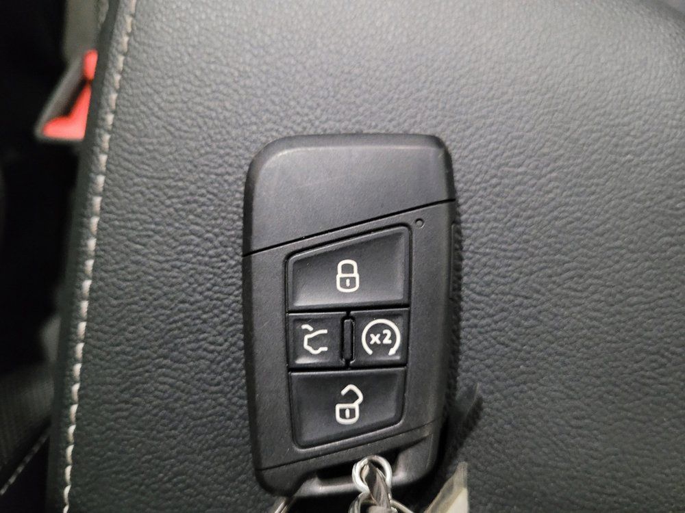 Used 2023 Volkswagen Taos SE AWD/4WD image 32