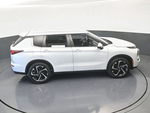 Used 2022 Mitsubishi Outlander ES image 52