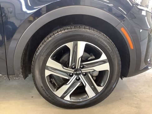 Certified 2023 Kia Sorento EX AWD/4WD image 10