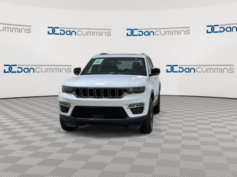 Used 2025 Jeep Grand Cherokee Limited 4xe image 3