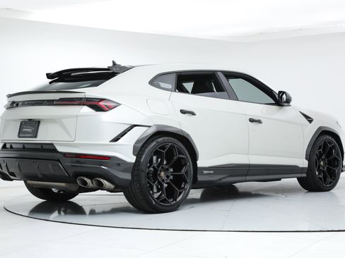 Used 2023 Lamborghini Urus Performante image 5
