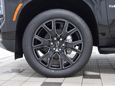 New 2026 Chevrolet Suburban Premier image 27