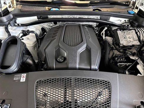 New 2026 Porsche Macan AWD/4WD image 20