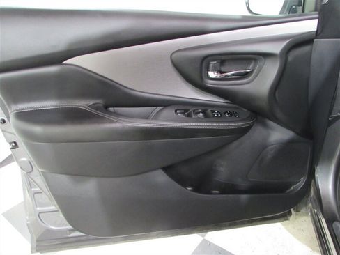 Used 2023 Nissan Murano SV image 11