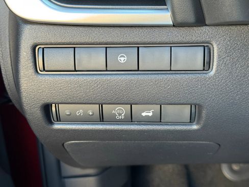Used 2023 Nissan Rogue SV w/ SV Premium B Package FWD image 17