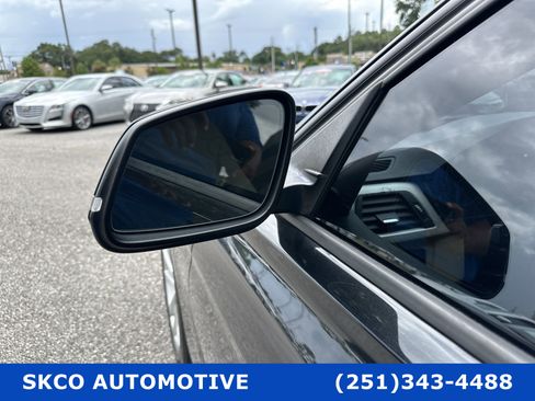Used 2018 BMW 320i Sedan w/ Premium Package image 10
