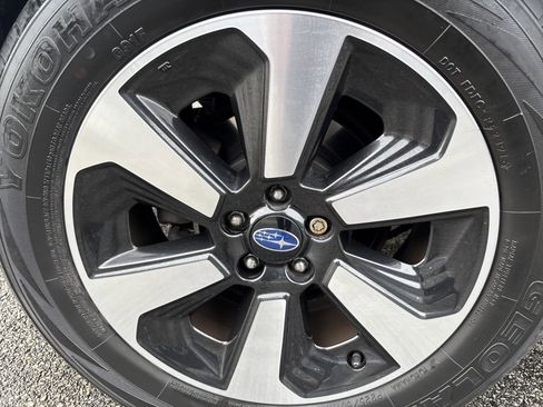 Used 2017 Subaru Forester 2.5i Premium w/ All-Weather Package image 17