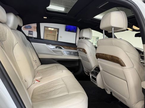Used 2017 BMW 750i xDrive AWD/4WD image 29