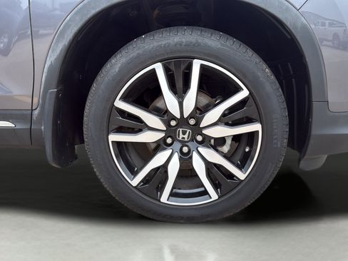 Used 2019 Honda Pilot Touring image 9