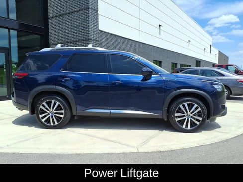 Used 2025 Nissan Pathfinder Platinum w/ Cargo Package AWD/4WD image 8