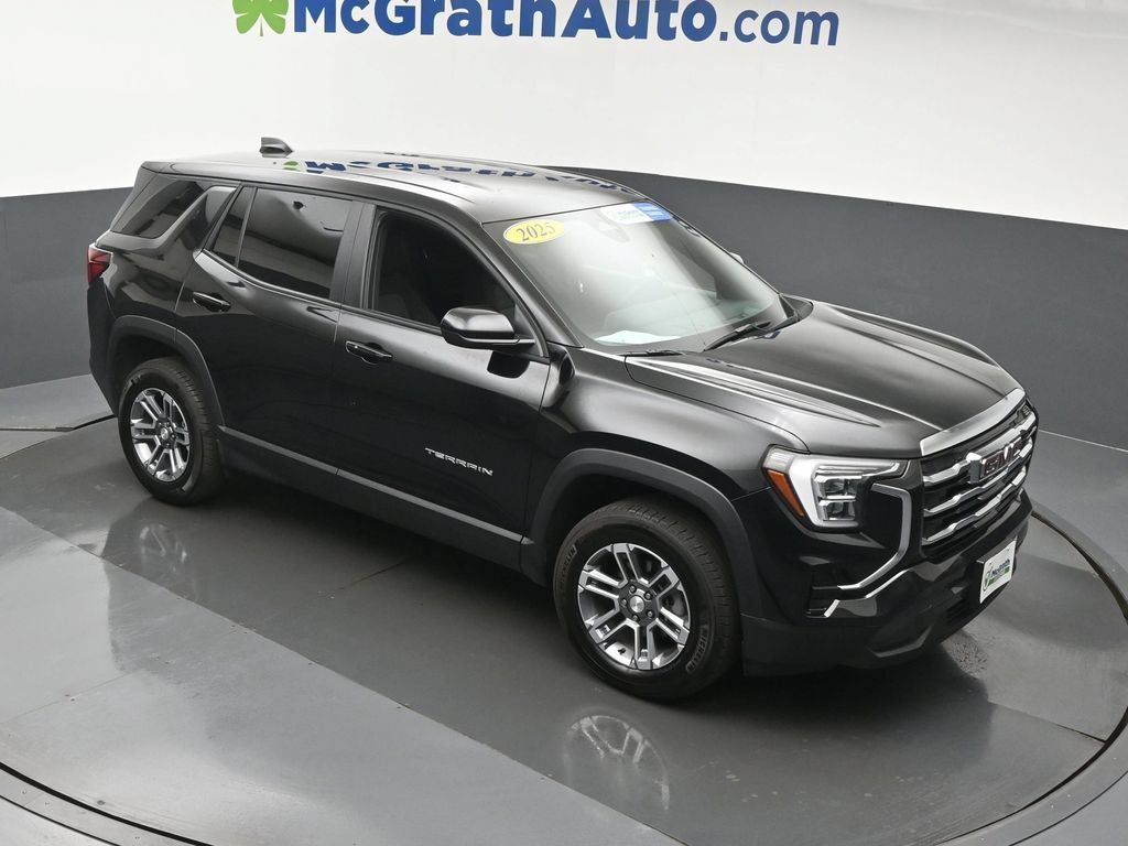Used 2025 GMC Terrain Elevation AWD/4WD image 3
