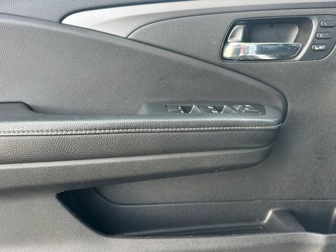 Used 2023 Honda Ridgeline RTL-E image 12