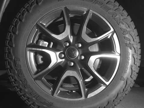 Used 2025 Jeep Compass Trailhawk image 12