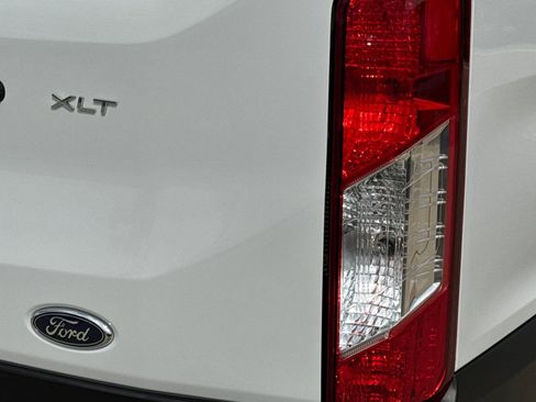 Used 2024 Ford Transit 350 XLT RWD image 23