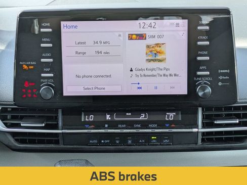 Used 2022 Toyota Sienna LE FWD image 22
