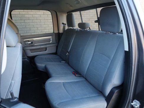 Used 2020 RAM 1500 Classic SLT AWD/4WD image 18