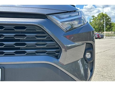 Used 2022 Toyota RAV4 XLE Premium image 19