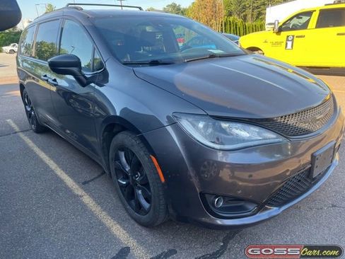 Used 2020 Chrysler Pacifica Touring-L w/ Advanced Safetytec Group FWD image 2