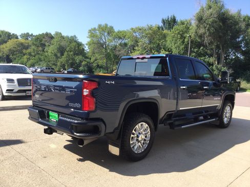 Used 2021 Chevrolet Silverado 2500 High Country w/ Z71 Off-Road Package AWD/4WD image 5