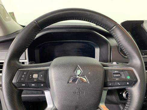 Used 2024 Mitsubishi Outlander SE image 21