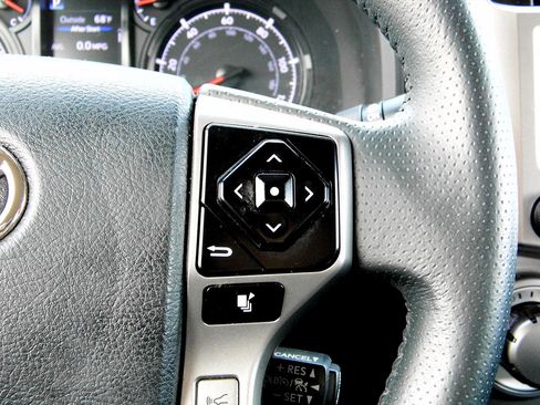 Used 2021 Toyota 4Runner SR5 image 14