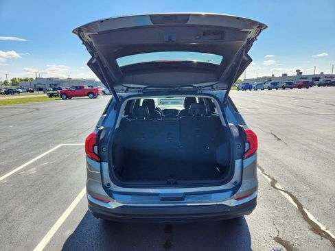 Used 2020 GMC Terrain SLT w/ Preferred Package image 9