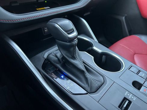 Certified 2023 Toyota Highlander XSE image 28