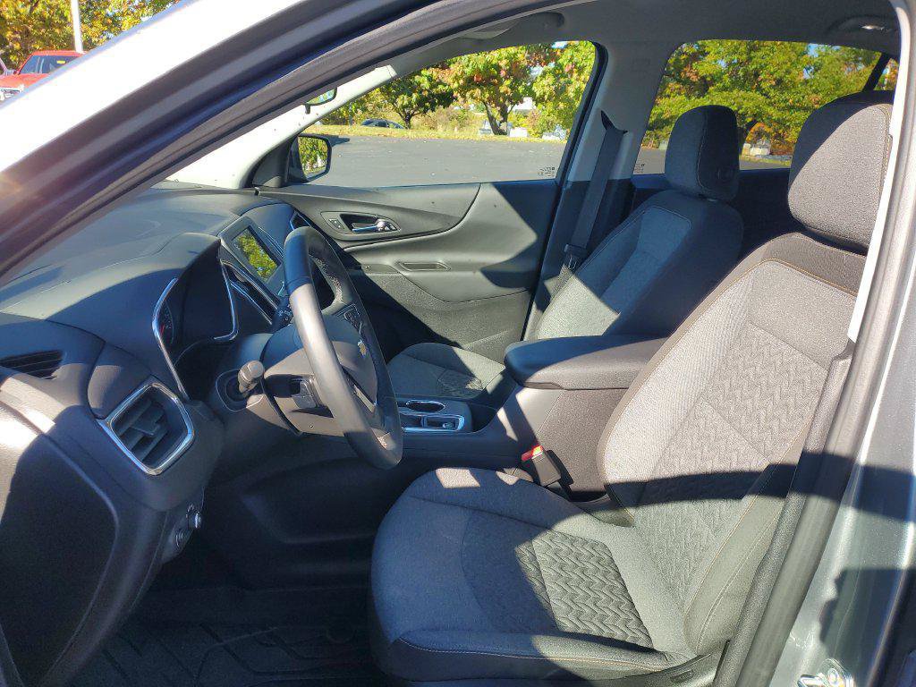 Used 2024 Chevrolet Equinox LT FWD image 5