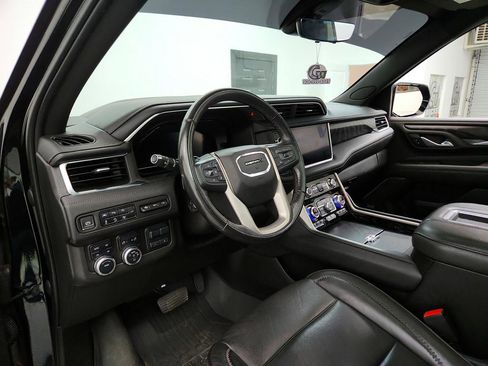 Used 2022 GMC Yukon Denali w/ Denali Premium Package AWD/4WD image 13