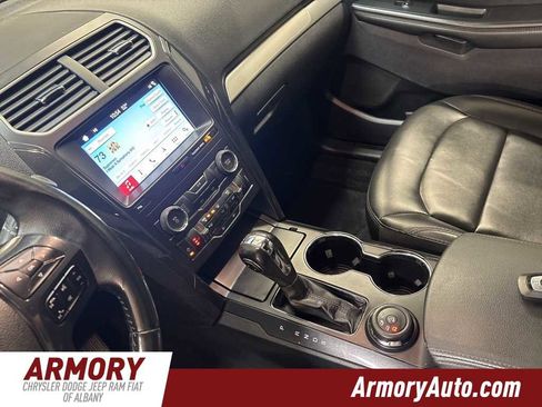 Used 2019 Ford Explorer XLT w/ Equipment Group 202A image 9