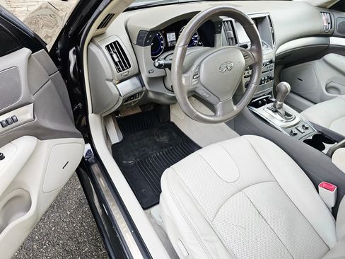 Used 2010 INFINITI G37 x Sedan w/ Premium Pkg image 9