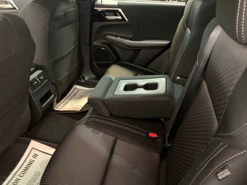 New 2025 Mitsubishi Outlander ES image 5