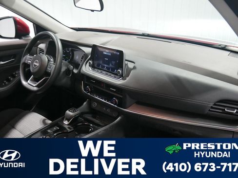 Used 2023 Nissan Rogue SV image 14