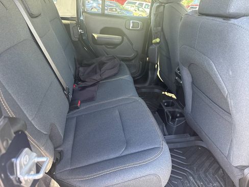 Used 2025 Jeep Wrangler Unlimited Sport AWD/4WD image 7