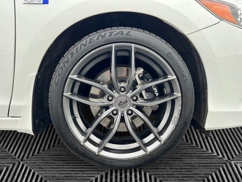 Used 2016 Acura RLX Sport Hybrid w/ Advance Pkg image 11