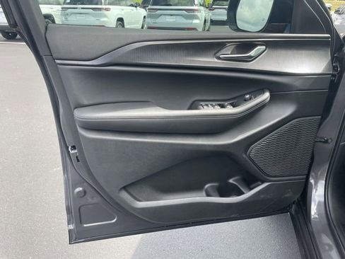 New 2025 Jeep Grand Cherokee Altitude RWD image 15