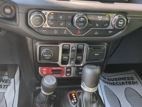 Used 2026 Jeep Gladiator Rubicon AWD/4WD image 19