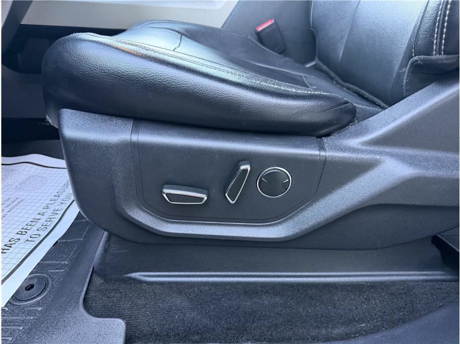 Used 2015 Ford F150 Lariat w/ Equipment Group 501A Mid AWD/4WD image 10