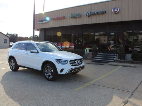 Used 2022 Mercedes-Benz GLC 300 image 4