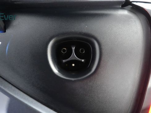 Used 2023 Tesla Model Y Long Range AWD/4WD image 10