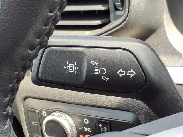 Used 2023 Ford Explorer XLT AWD/4WD image 31