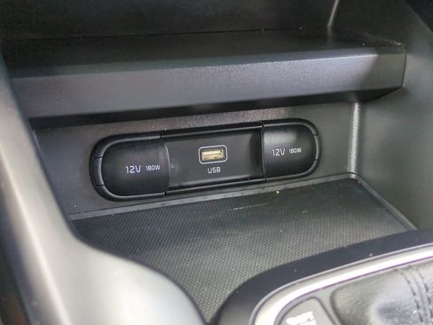 Certified 2025 Kia Soul LX w/ LX Technology Package FWD image 21
