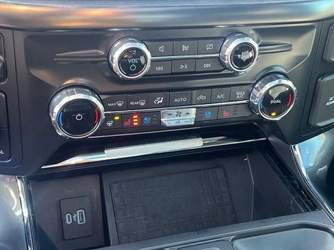 Used 2022 Ford F150 Lariat w/ Equipment Group 502A High image 18