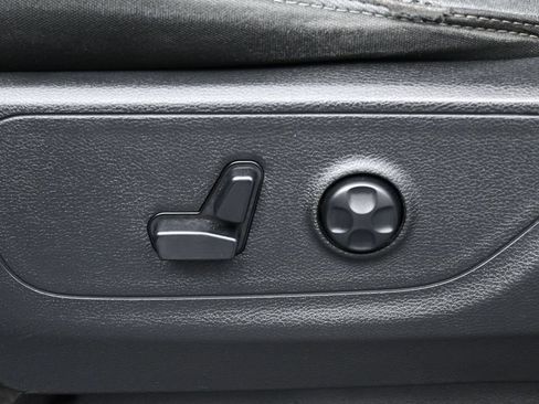 Used 2021 RAM 1500 Big Horn RWD image 12