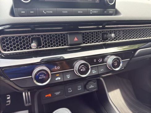 Used 2025 Honda Civic Sport image 29